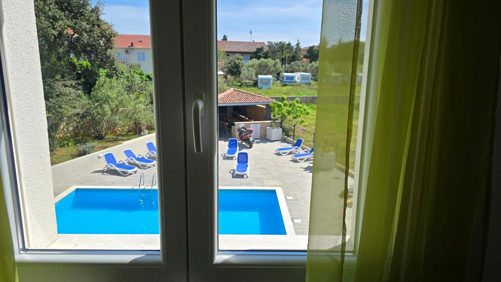 Apartments Villa M&M Novalja Eksteriør bilde